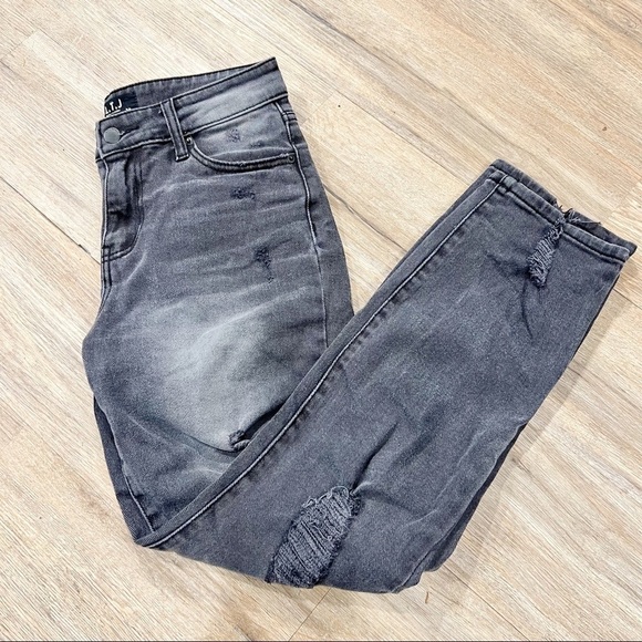 Letter To Juliet Black Distressed Boyfriend Jeans - Picture 1 of 5